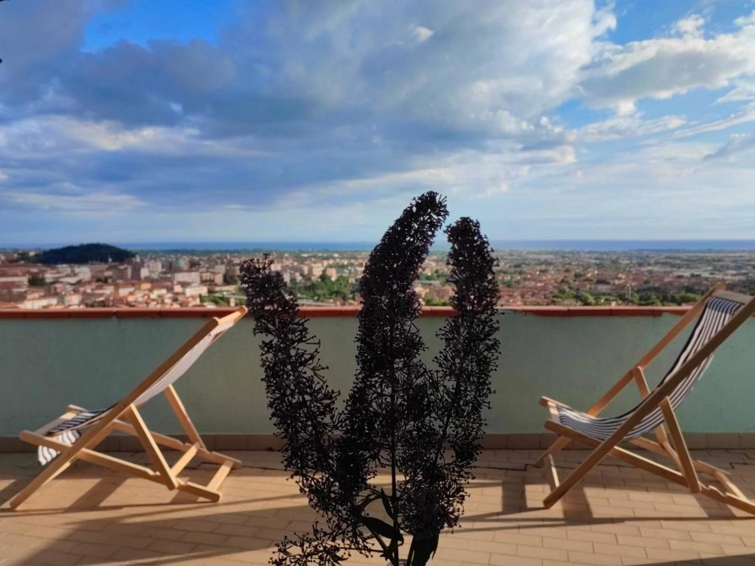 La Terrazza Apartment Massa  Bagian luar foto